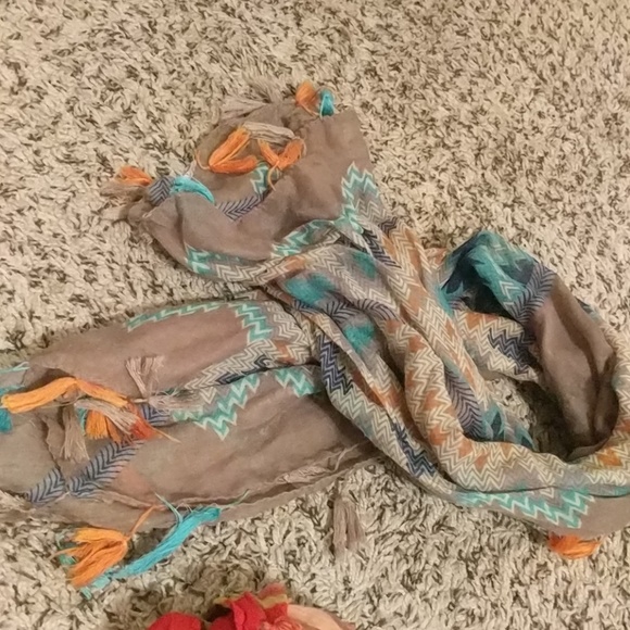 Patterned Scarves - Picture 4 of 4